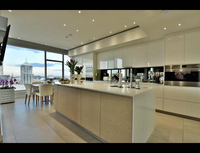 4 BEDROOM APARTMENT FOR SALE IN SANDHURST